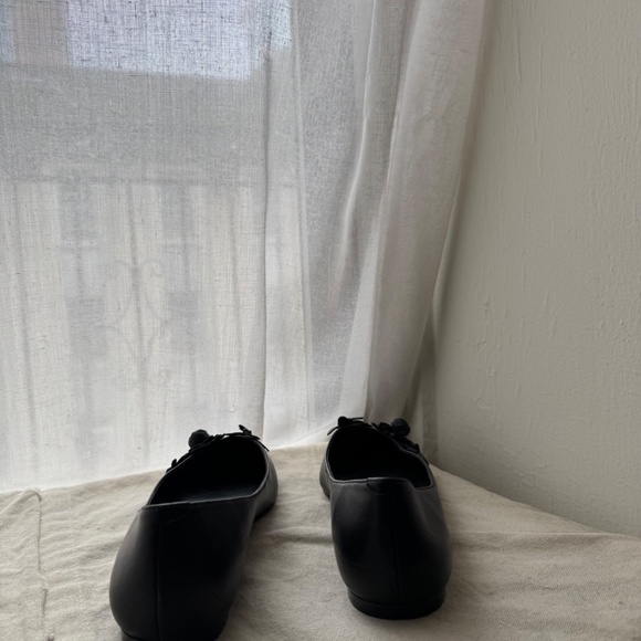 Black Flats - Picture 5 of 6